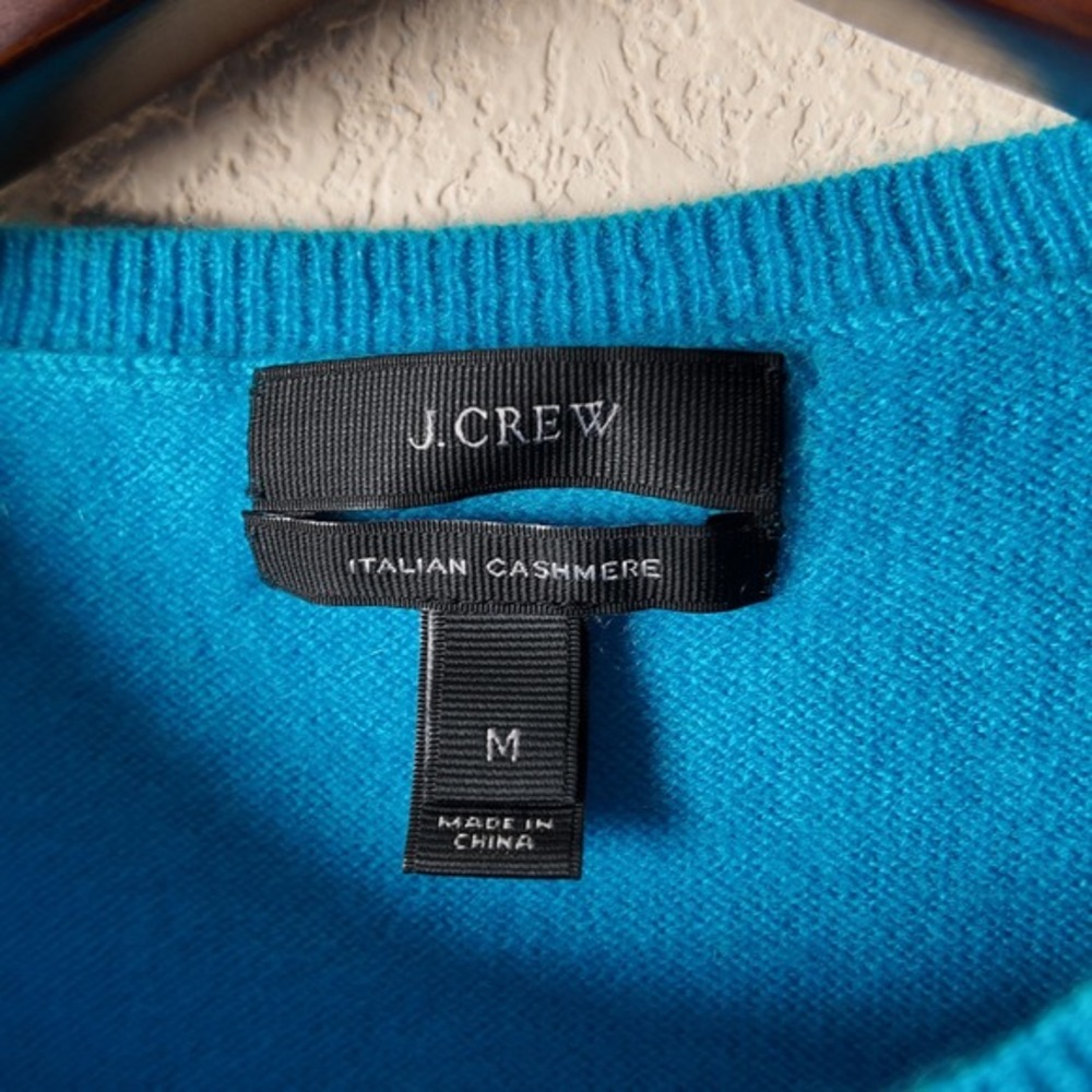 J Crew 100% Cashmere Crewneck Sweater Blue Style 19243 Size M - Picture 2 of 8